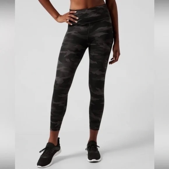 Athleta Pants - PreLoved Athleta 7/8 Ultimate Camo Leggings in Black/Gray in Sz(S)
